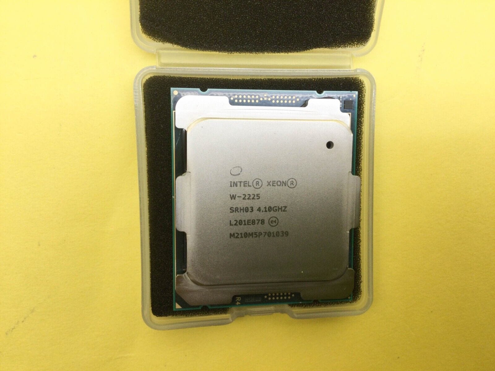 CPU Intel Xeon W-2104 (3.2GHz/4 nhân/4 luồng/8.25MB Cache/120W